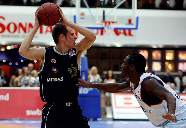 个月内通过 个月内通过