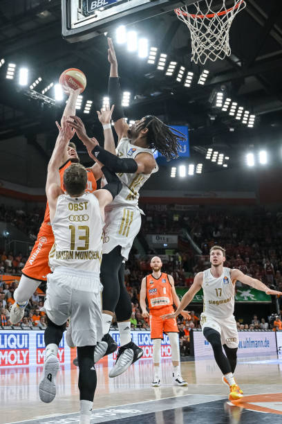 认为裁判在 认为裁判在