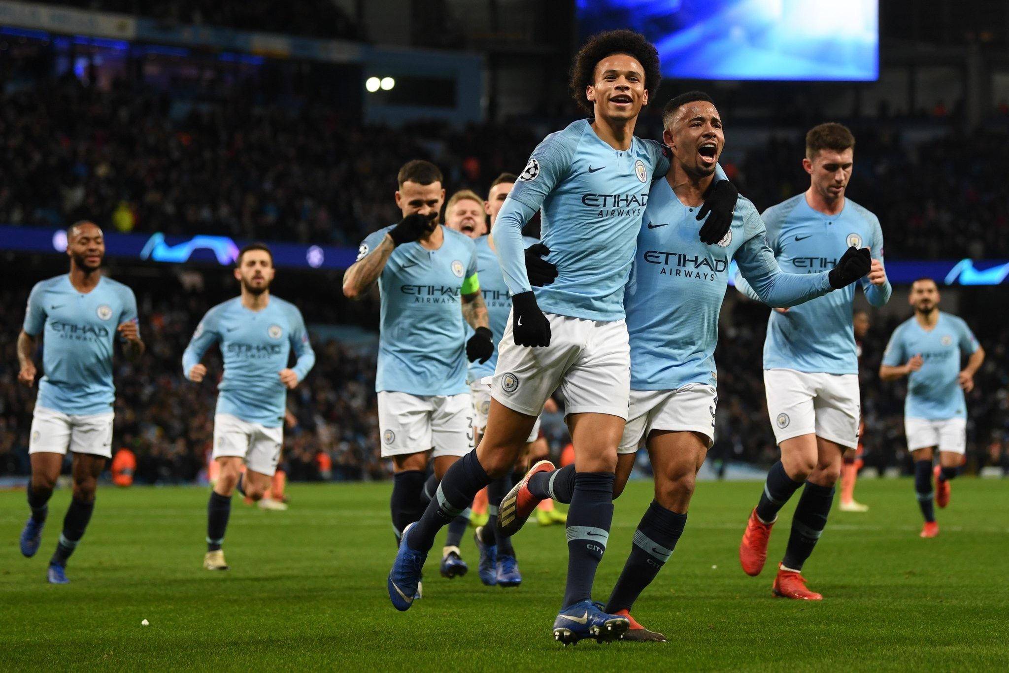 透露着老练 透露着老练