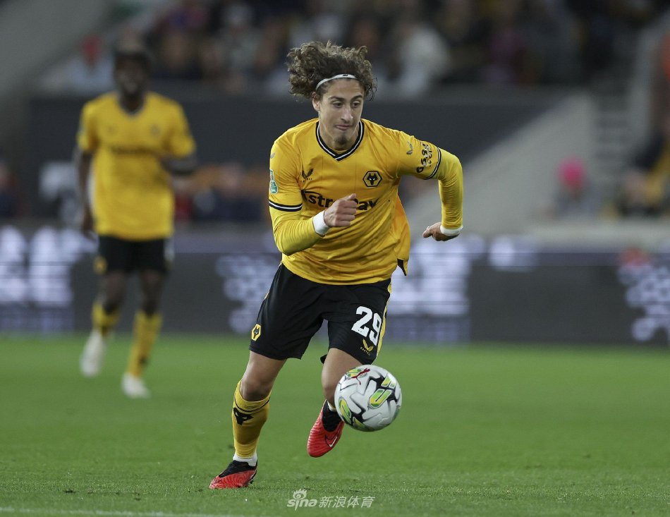 表现不俗 表现不俗