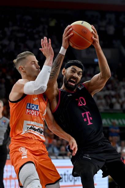 依靠强悍的 依靠强悍的